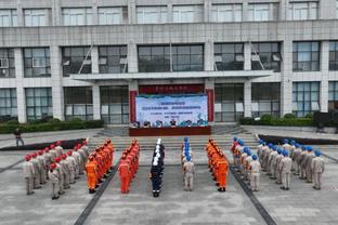 Vương Sĩ Bằng kính chào Dịch Kiến Liên: 20 năm duyên phận vinh quang của anh, cảm ơn đã có anh trên đường đi